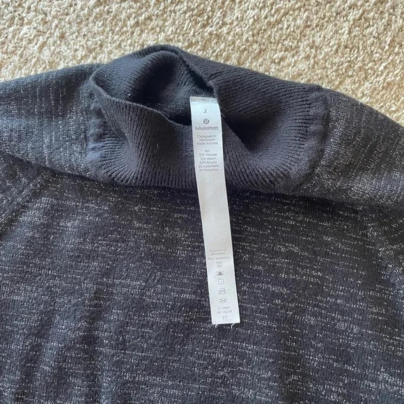 Lululemon women’s turtleneck mock neck knit sweater black silver metallic 2 - Picture 4 of 4